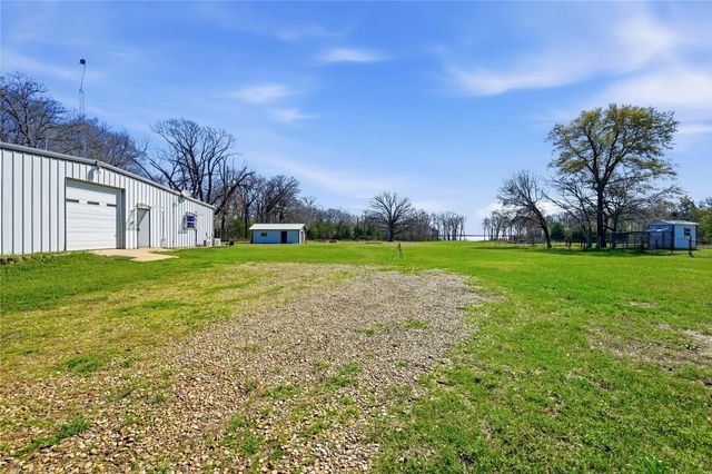 1175 Old 1396 North, Telephone, TX 75488