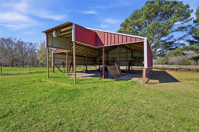 1175 Old 1396 North, Telephone, TX 75488