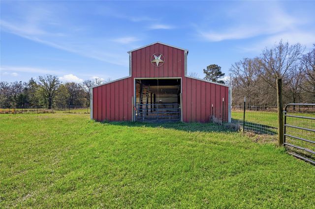 1175 Old 1396 North, Telephone, TX 75488