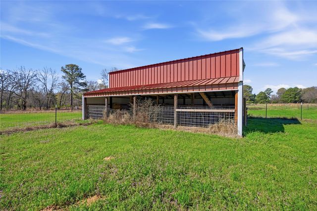 1175 Old 1396 North, Telephone, TX 75488