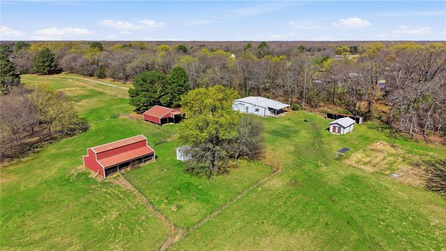 1175 Old 1396 North, Telephone, TX 75488