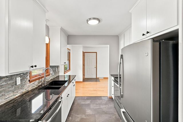 16403 Seymour Drive, Minnetonka, MN 55345
