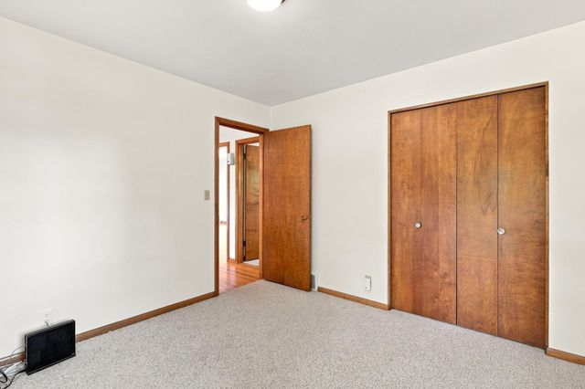16403 Seymour Drive, Minnetonka, MN 55345