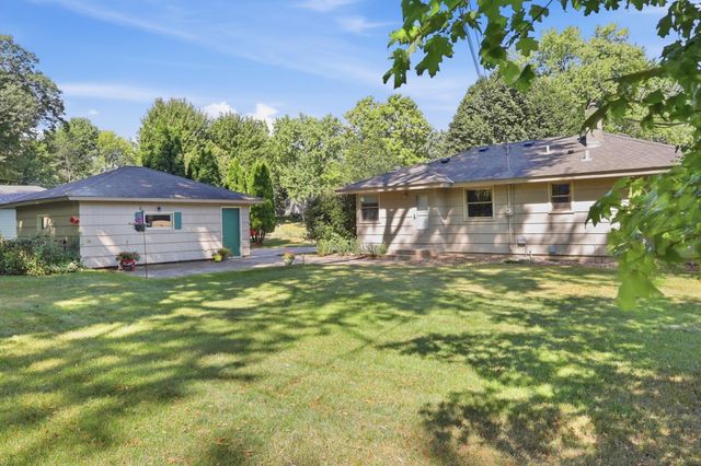 16403 Seymour Drive, Minnetonka, MN 55345