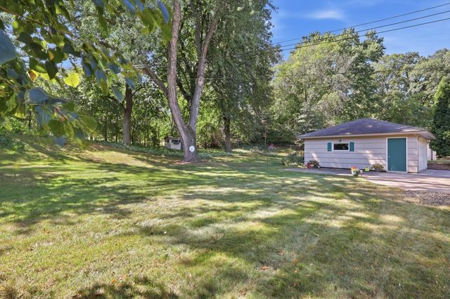 16403 Seymour Drive, Minnetonka, MN 55345