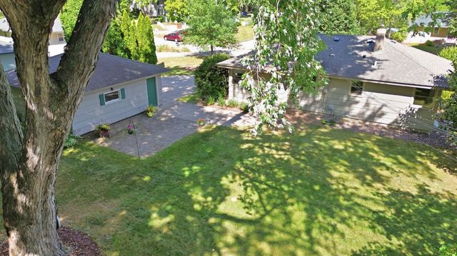 16403 Seymour Drive, Minnetonka, MN 55345