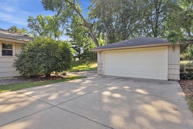 16403 Seymour Drive, Minnetonka, MN 55345