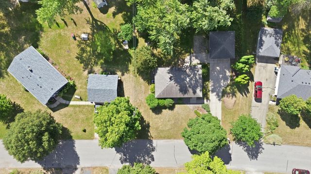 16403 Seymour Drive, Minnetonka, MN 55345