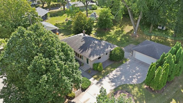 16403 Seymour Drive, Minnetonka, MN 55345