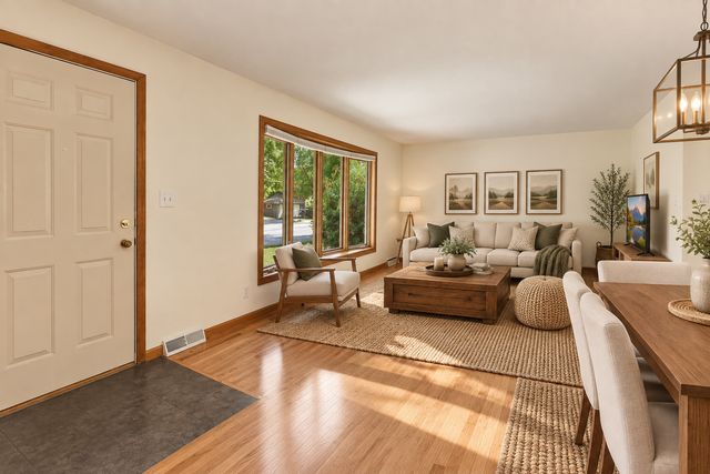 16403 Seymour Drive, Minnetonka, MN 55345