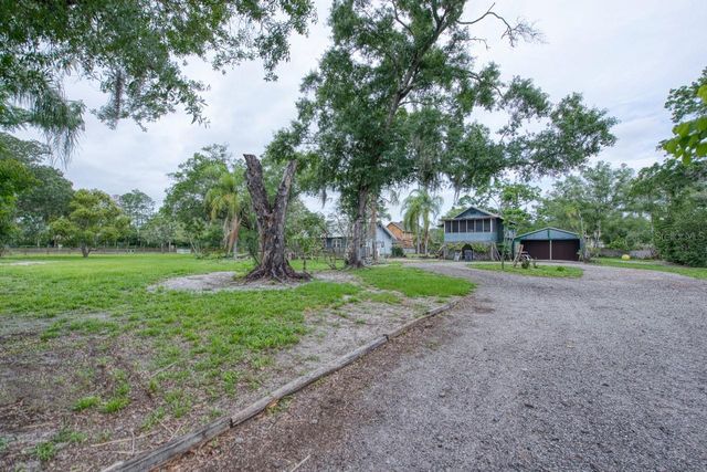 17321 SIMMONS ROAD, Lutz, FL 33548