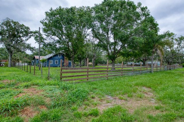 17321 SIMMONS ROAD, Lutz, FL 33548