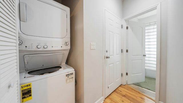 7225 N Rogers Avenue 3, Chicago, IL 60645