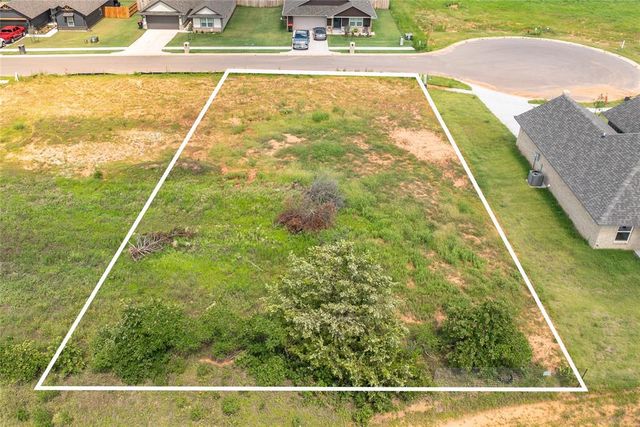 4672 Lincoln Landing, Harrah, OK 73045