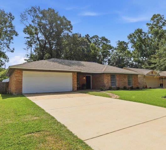 426 Eastwood Drive, New Caney, TX 77357