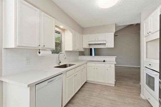 426 Eastwood Drive, New Caney, TX 77357