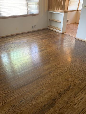 5806 N 76th STREET, Milwaukee, WI 53218