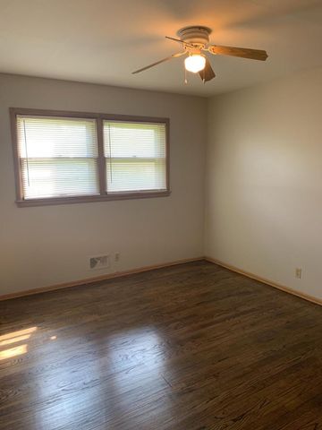 5806 N 76th STREET, Milwaukee, WI 53218