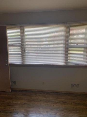 5806 N 76th STREET, Milwaukee, WI 53218