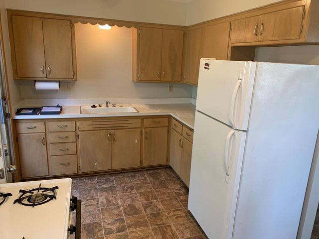 5806 N 76th STREET, Milwaukee, WI 53218