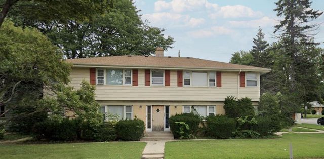 5806 N 76th STREET, Milwaukee, WI 53218