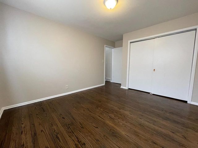 5806 N 76th STREET, Milwaukee, WI 53218