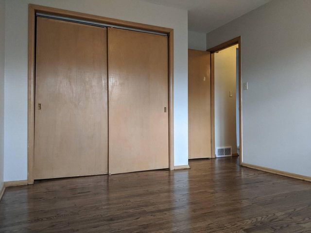 5806 N 76th STREET, Milwaukee, WI 53218