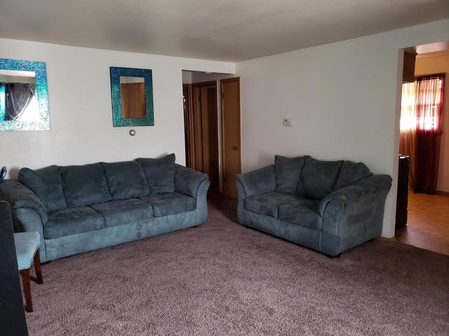 5806 N 76th STREET, Milwaukee, WI 53218