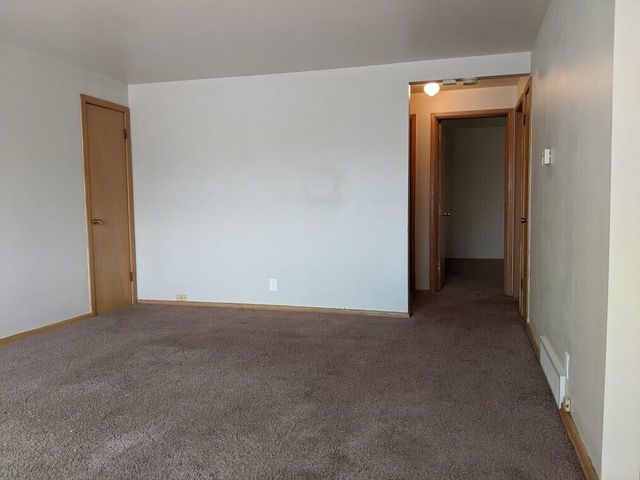 5806 N 76th STREET, Milwaukee, WI 53218