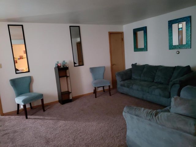 5806 N 76th STREET, Milwaukee, WI 53218