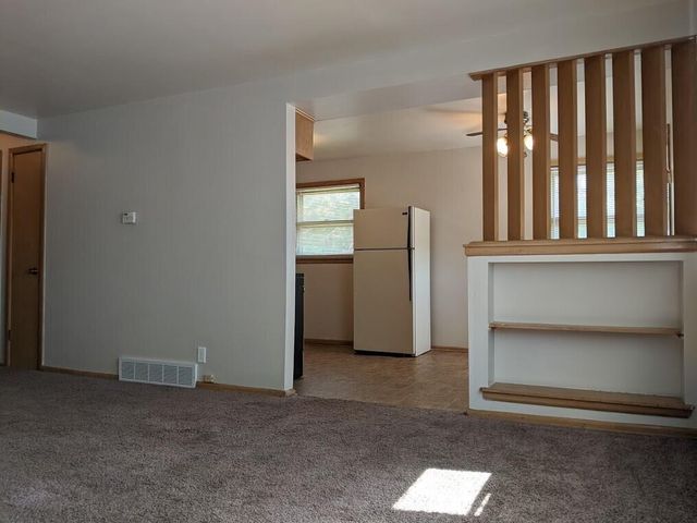 5806 N 76th STREET, Milwaukee, WI 53218