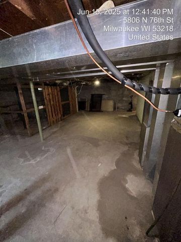 5806 N 76th STREET, Milwaukee, WI 53218