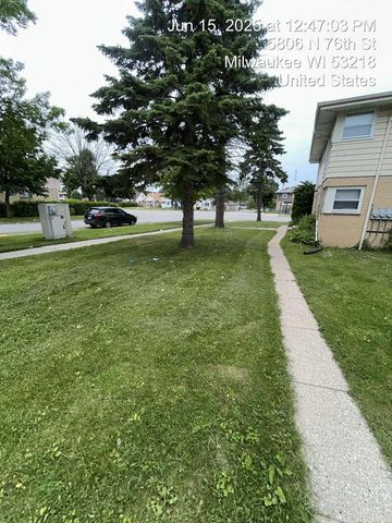 5806 N 76th STREET, Milwaukee, WI 53218