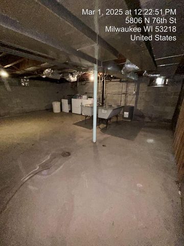 5806 N 76th STREET, Milwaukee, WI 53218