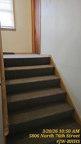 5806 N 76th STREET, Milwaukee, WI 53218