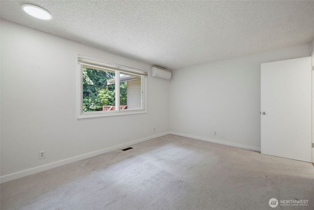 24833 13th Avenue S, Des Moines, WA 98198