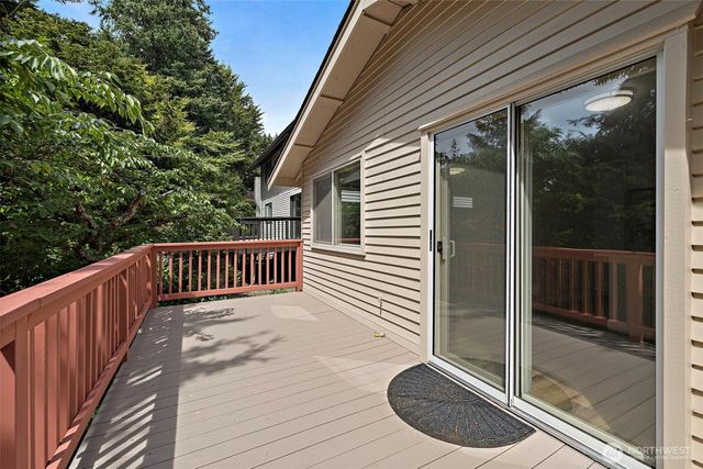 24833 13th Avenue S, Des Moines, WA 98198
