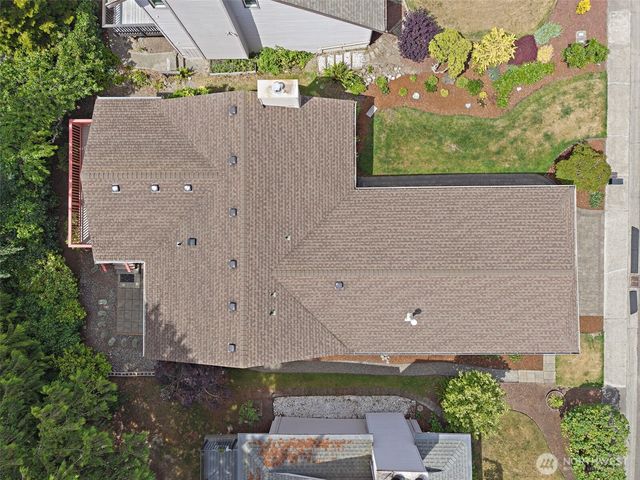 24833 13th Avenue S, Des Moines, WA 98198