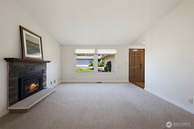 24833 13th Avenue S, Des Moines, WA 98198