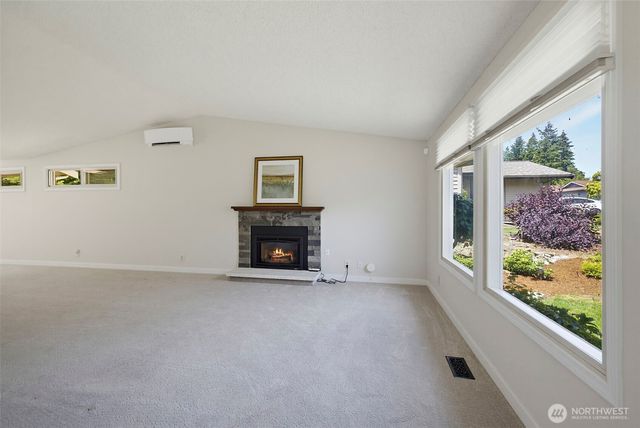 24833 13th Avenue S, Des Moines, WA 98198