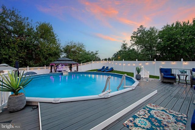 901 GROVEHILL RD, Baltimore, MD 21227