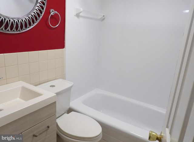 901 GROVEHILL RD, Baltimore, MD 21227