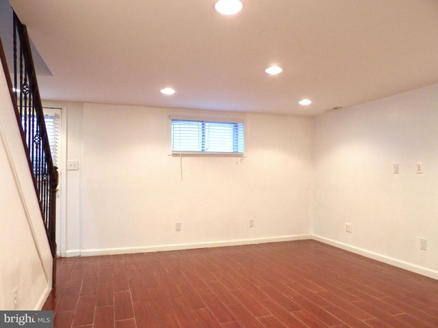 901 GROVEHILL RD, Baltimore, MD 21227