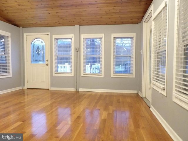 901 GROVEHILL RD, Baltimore, MD 21227