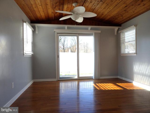 901 GROVEHILL RD, Baltimore, MD 21227