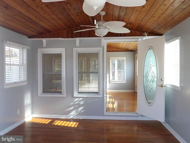 901 GROVEHILL RD, Baltimore, MD 21227