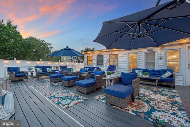 901 GROVEHILL RD, Baltimore, MD 21227