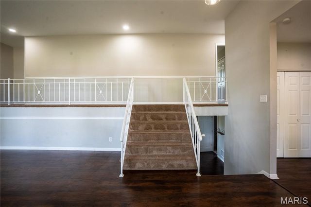 534 Coach Light Lane, Hazelwood, MO 63042