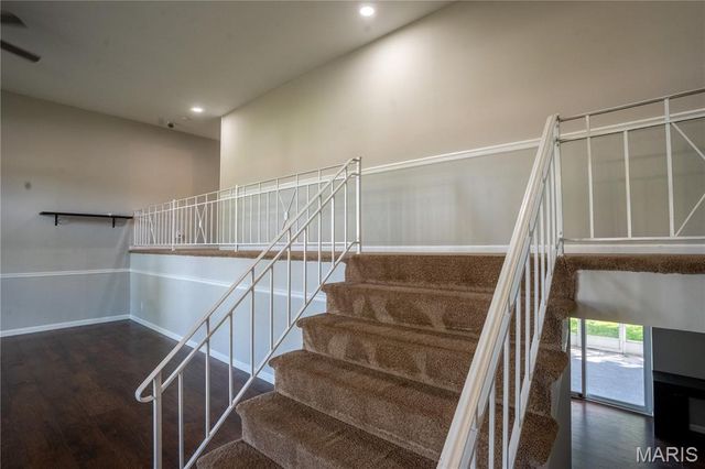 534 Coach Light Lane, Hazelwood, MO 63042