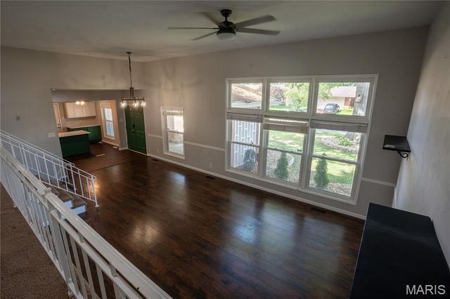 534 Coach Light Lane, Hazelwood, MO 63042